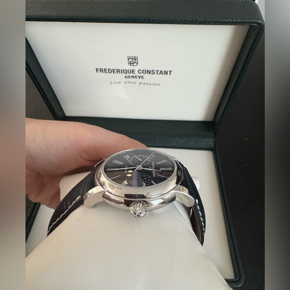 FRÉDÉRIQUE CONSTANT GENEVE MENS WATCH  (NWT) - Picture 6 of 8